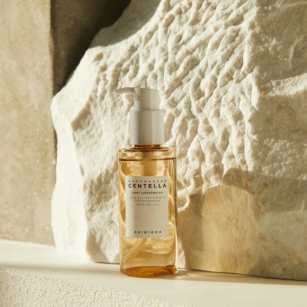 Skin1004 Madagascar Centella Light Cleansing Oil - Lekki Olejek Myjący do Twarzy 30ml