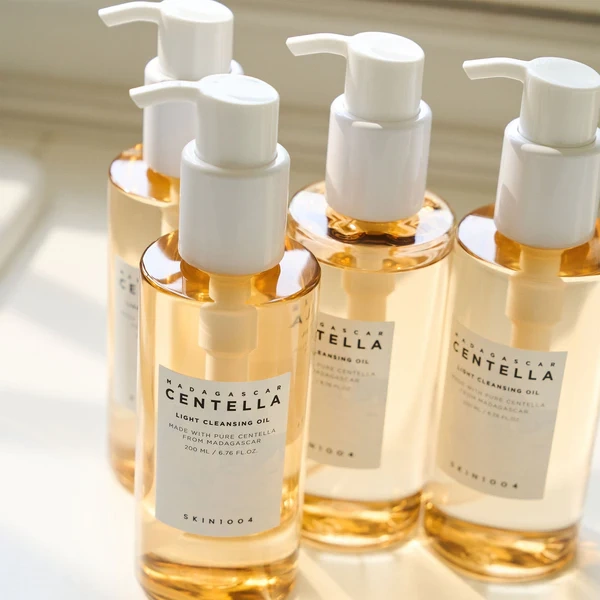 Skin1004 Madagascar Centella Light Cleansing Oil - Lekki Olejek Myjący do Twarzy 30ml