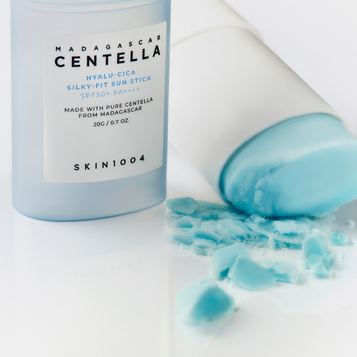 Skin1004 Madagascar Centella Hyalu-Cica Silky-Fit Sun Stick SPF 50+ PA++++ - Nawilżający krem przeciwsłoneczny w sztyfcie 7g