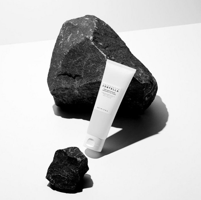 Skin1004 Madagascar Centella Tone Brightening Cleansing Gel Foam - Złuszczająca Pianka